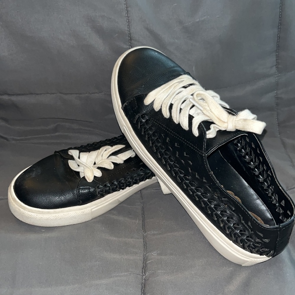 Sam Edelman Womens Black Leather super cute woven details on the sides size 9